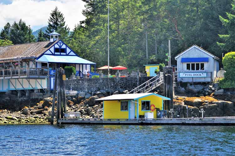 lodging on the water